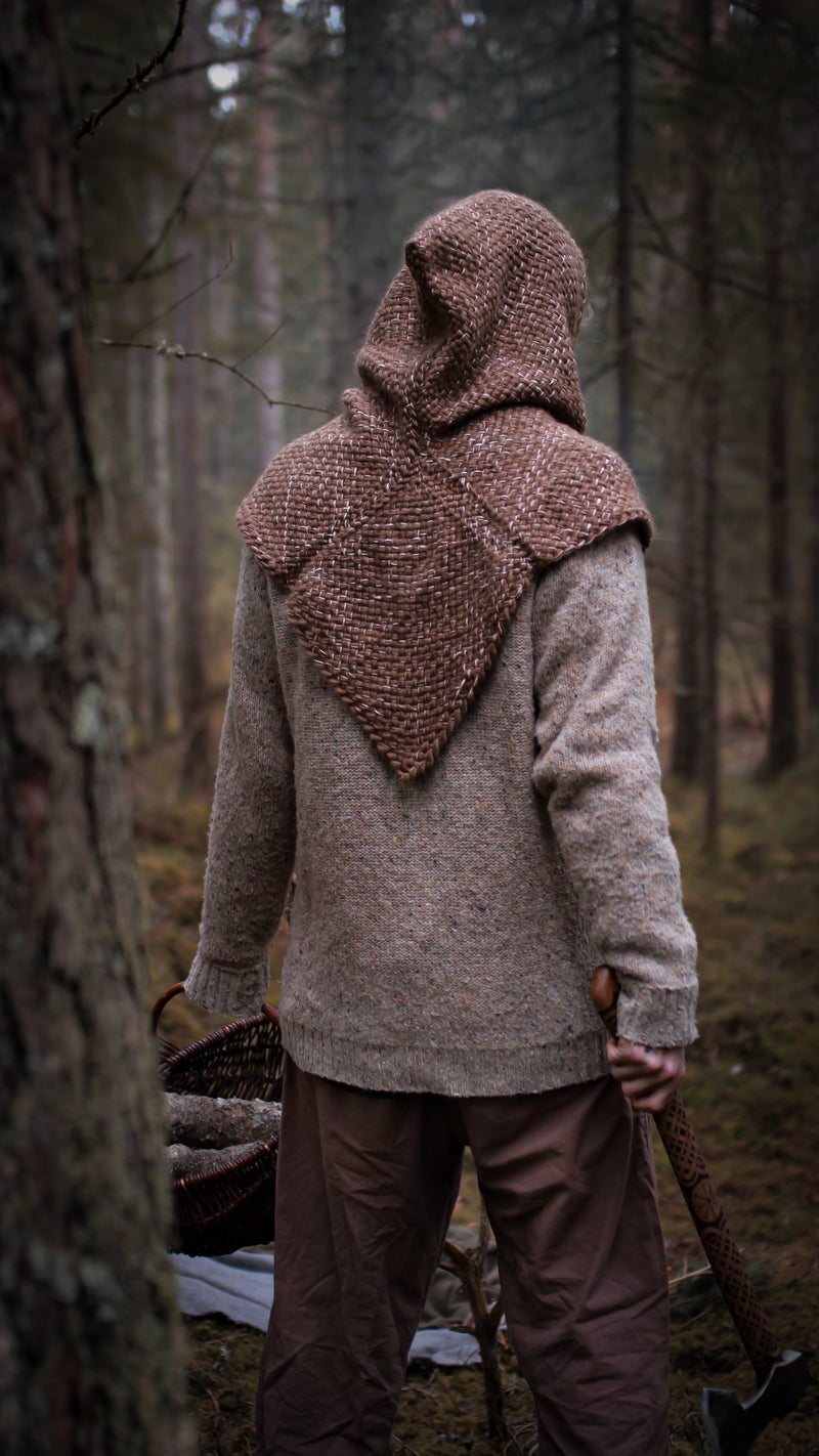 Small handwoven Skjoldehamn hood.