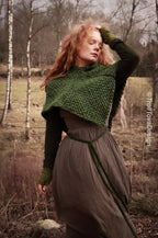 Big handwoven Skjoldehamn inspired hood in green wool and alpaca.