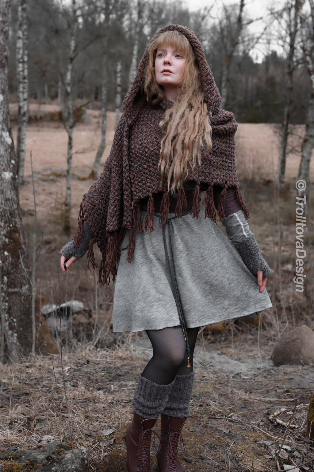 Handwoven hooded shawl in brown wool and alpaca.