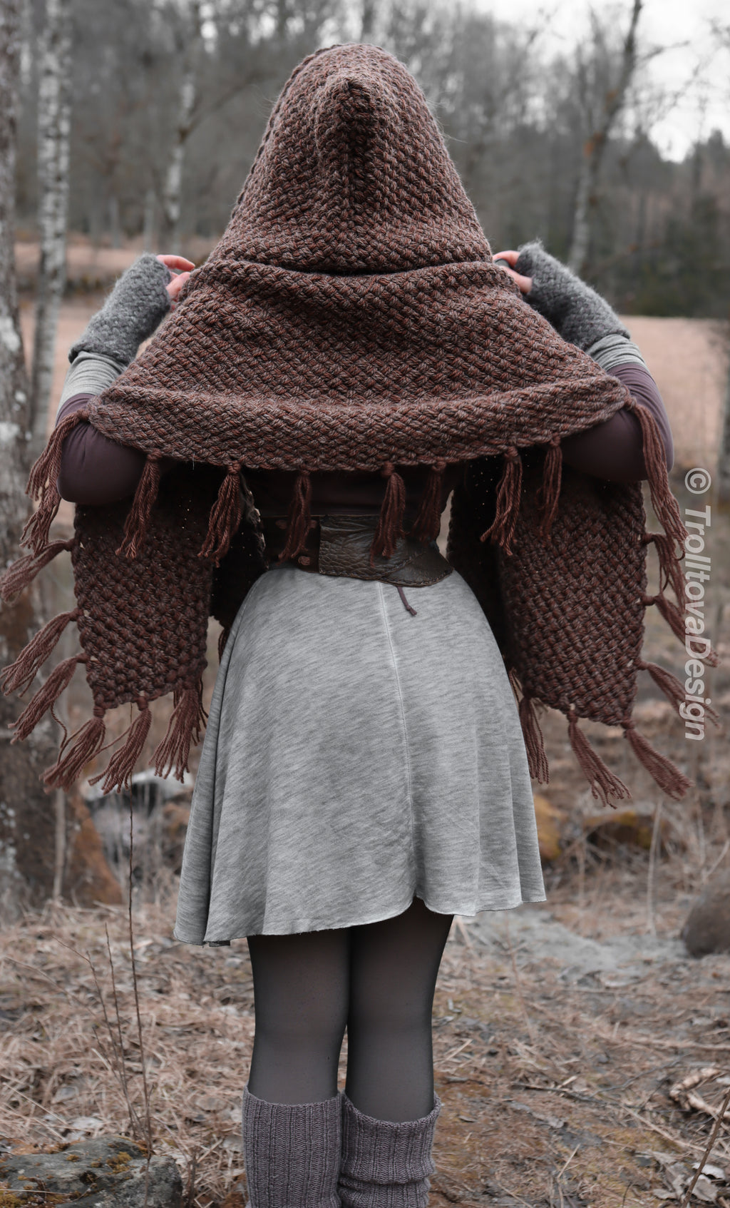 Handwoven hooded shawl in brown wool and alpaca.