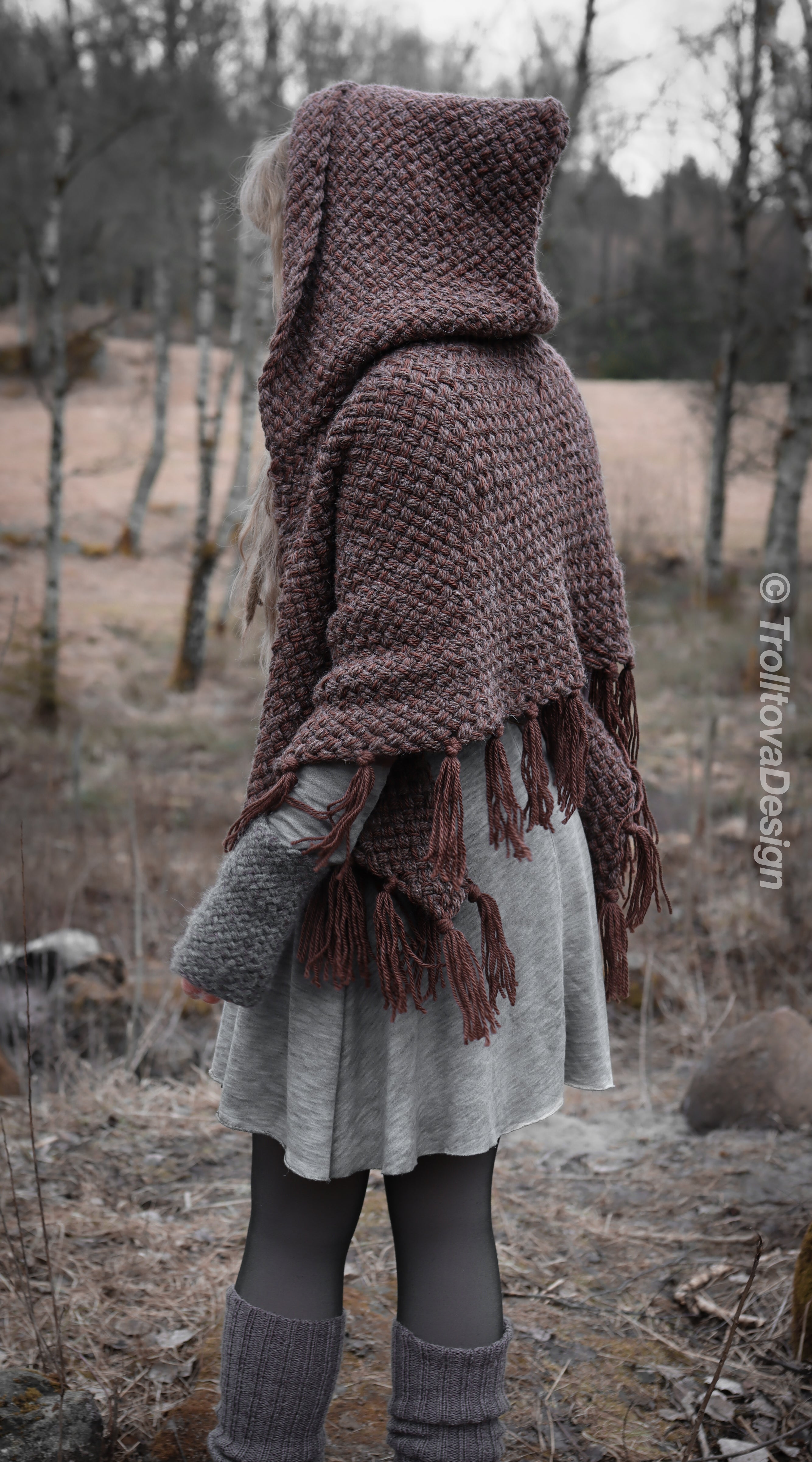 Handwoven hooded shawl in brown wool and alpaca.