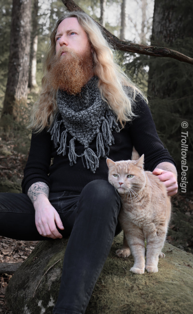 Handwoven triangle scarf in gray wool and alpaca.