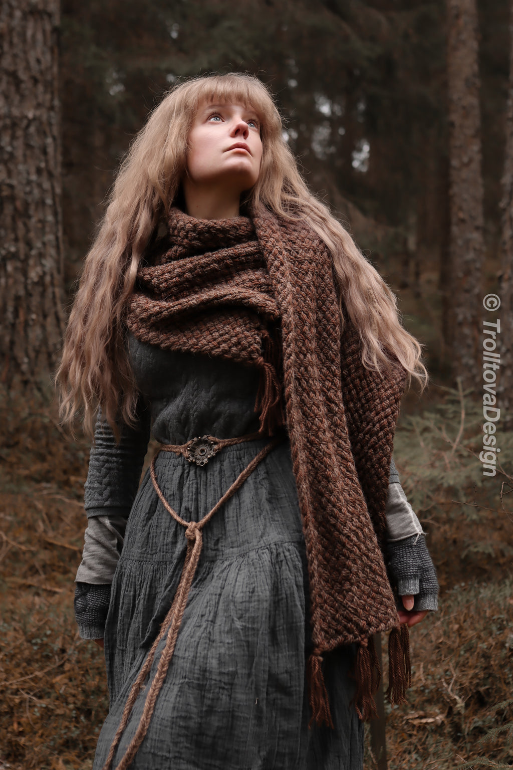 Big handwoven rectangular shawl in brown wool and alpaca.
