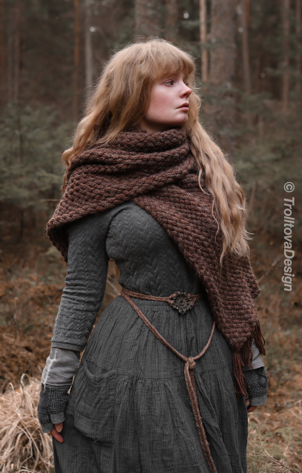 Big handwoven rectangular shawl in brown wool and alpaca.