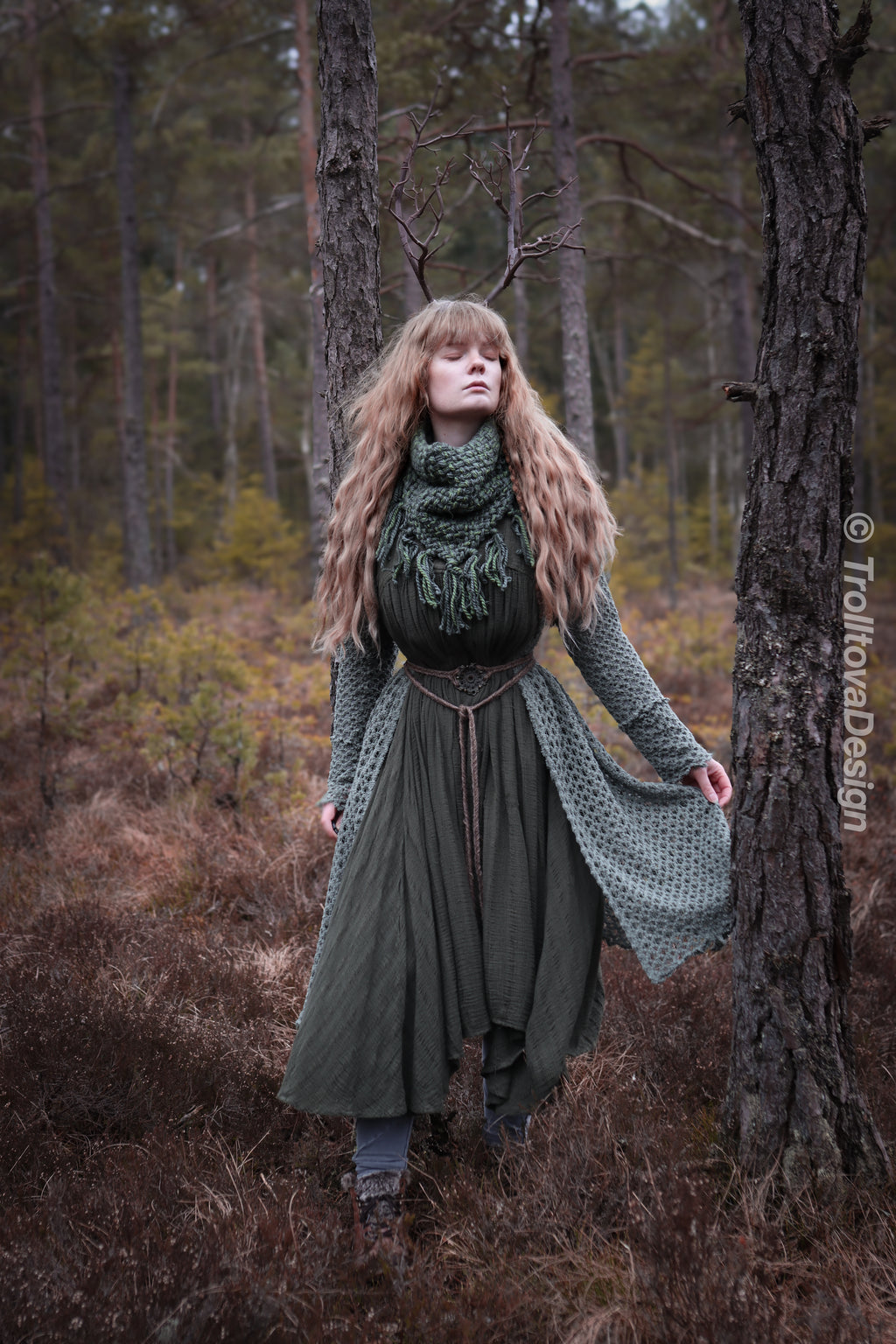 Handwoven triangle scarf in forest green wool and alpaca made from scrap yarn.