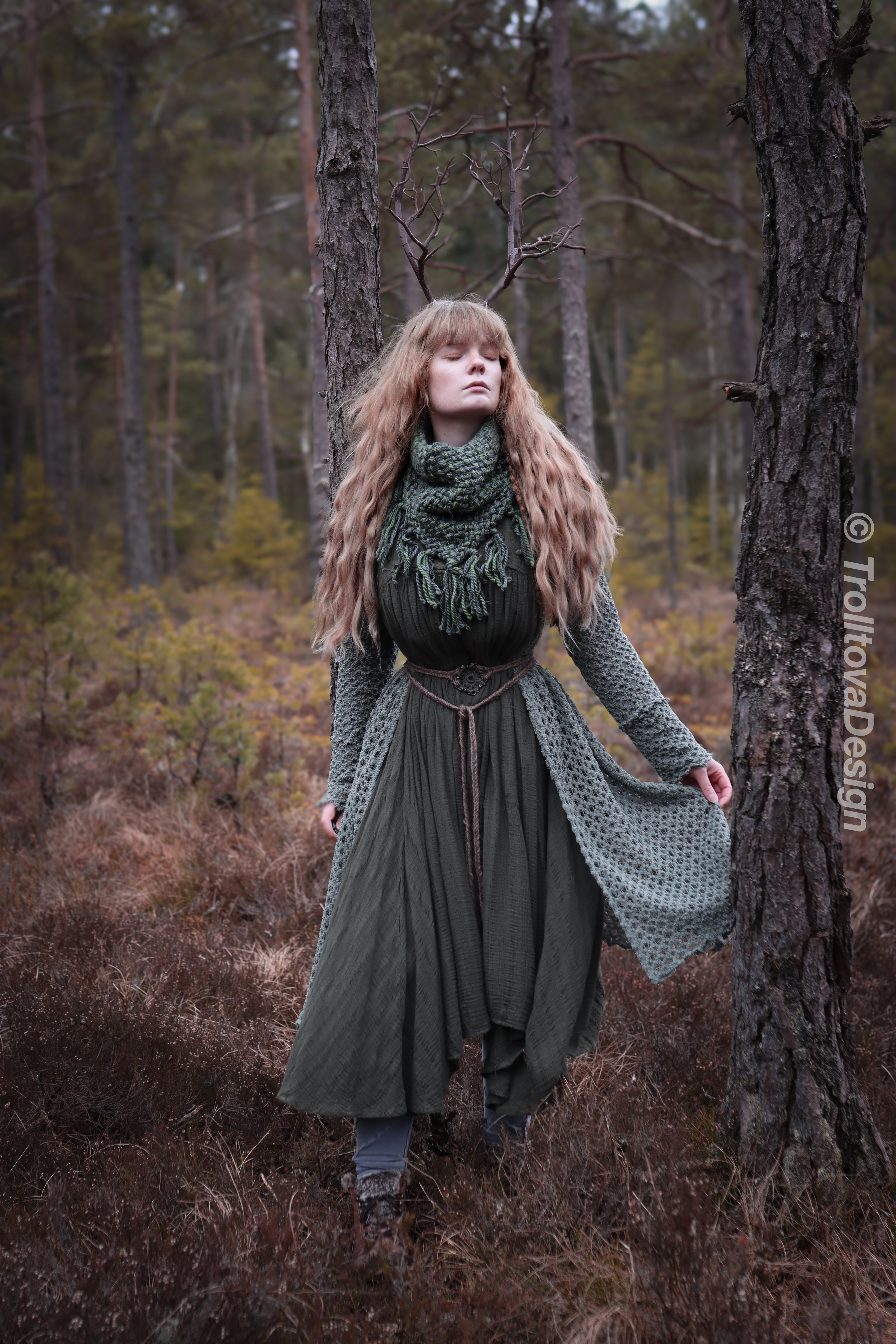 Handwoven triangle scarf in forest green wool and alpaca made from scrap yarn.