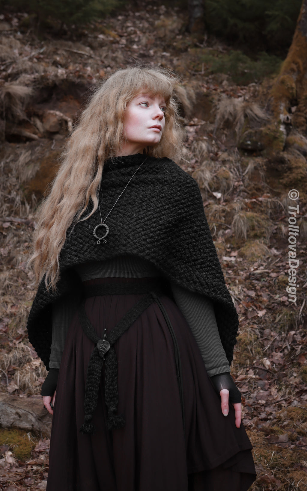 Handwoven big rectangular shawl in black wool and alpaca.