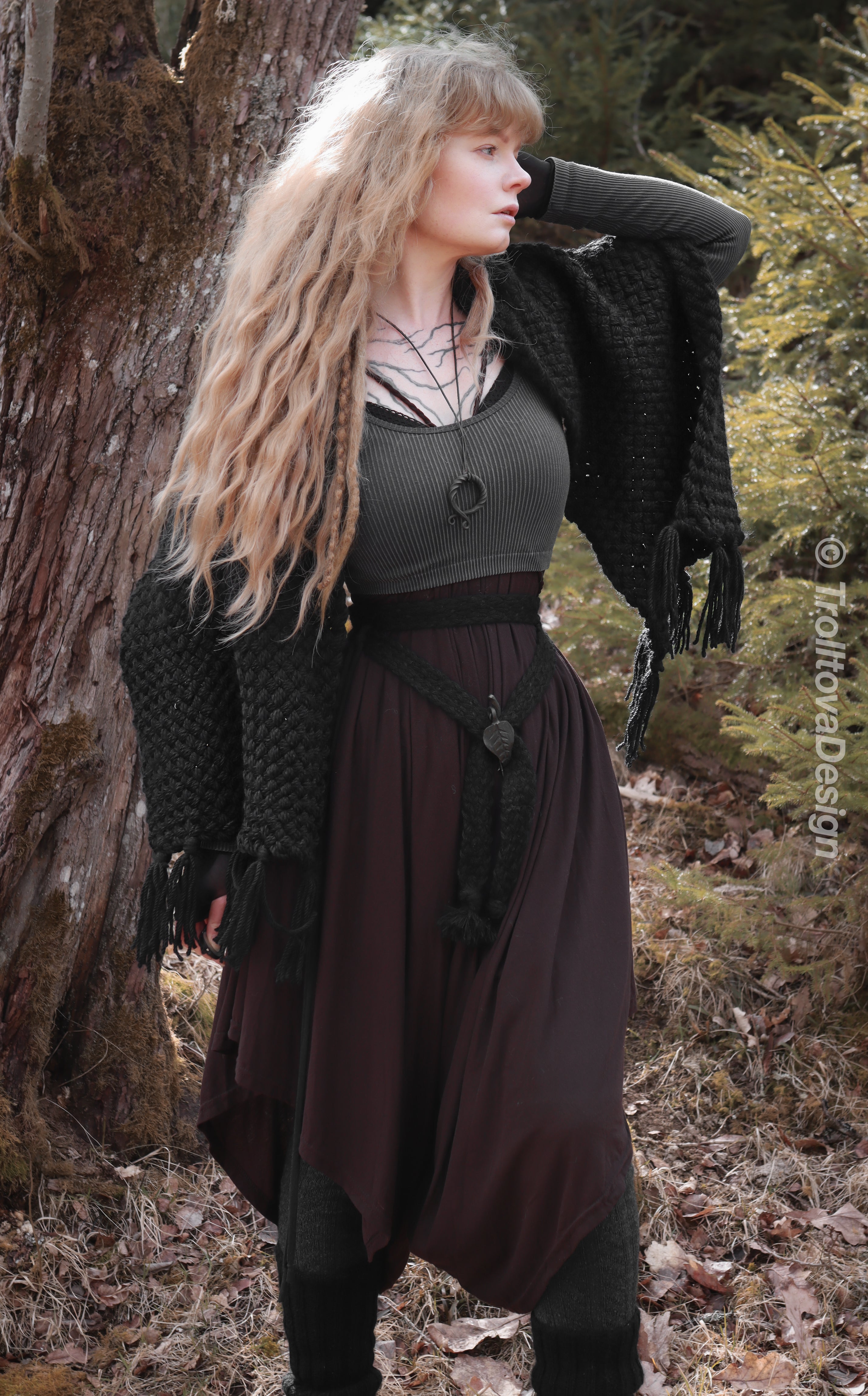Handwoven big rectangular shawl in black wool and alpaca.