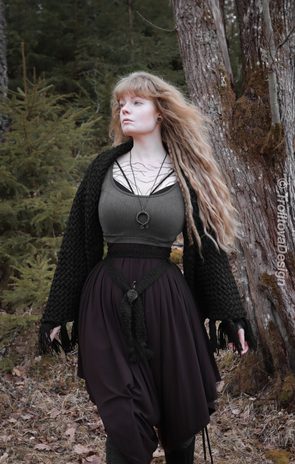 Handwoven big rectangular shawl in black wool and alpaca.
