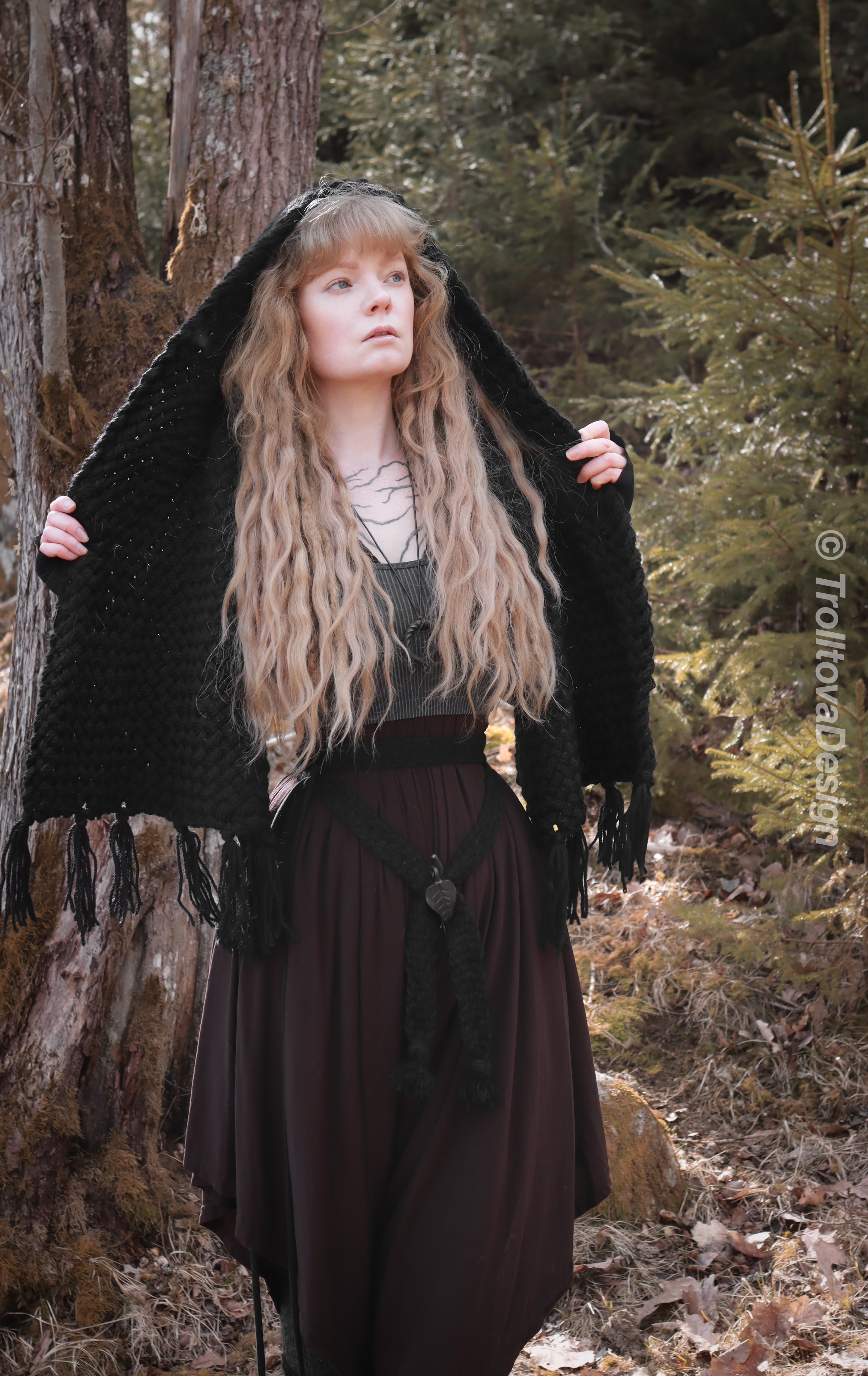 Handwoven big rectangular shawl in black wool and alpaca.