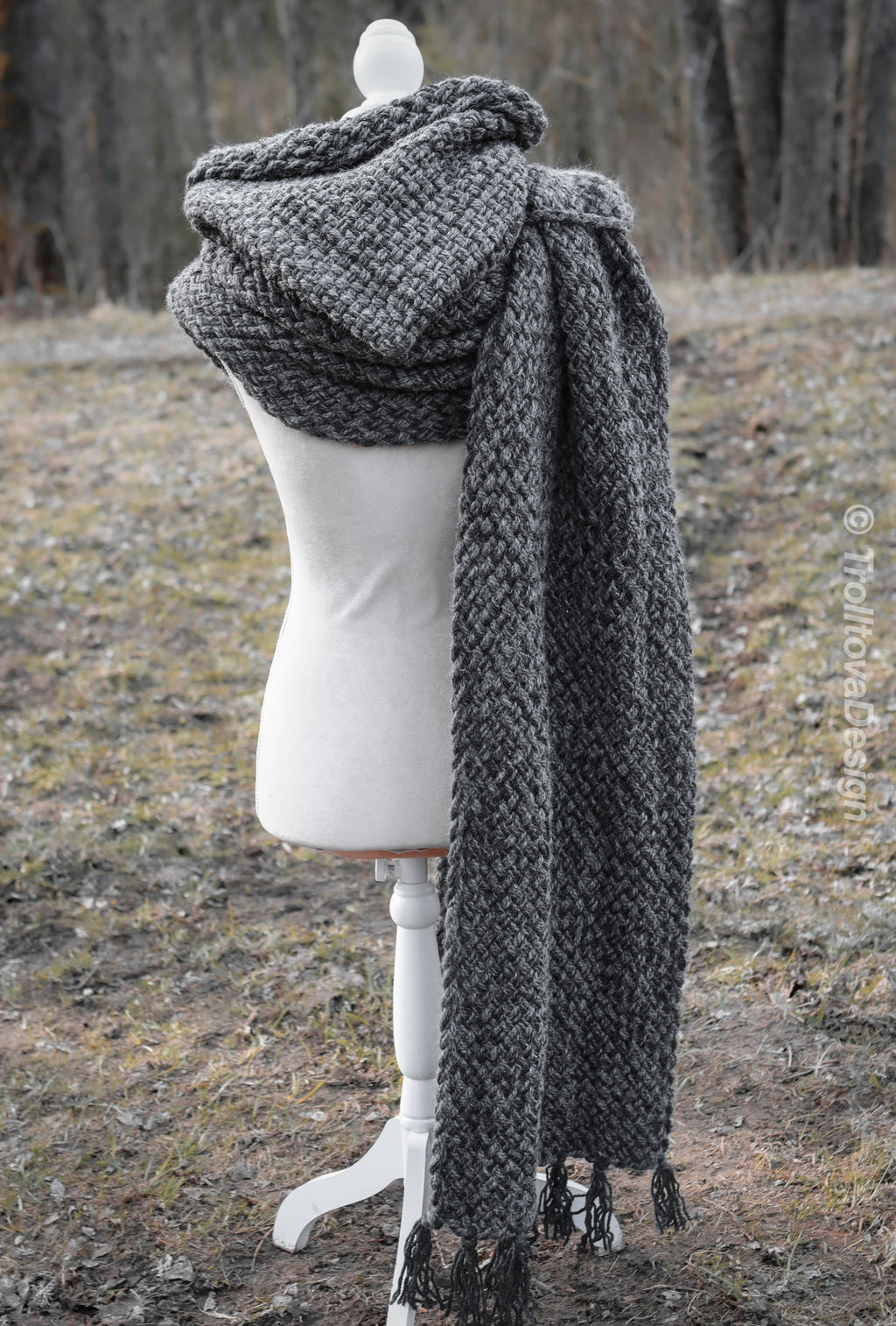 Custom-made extra long hooded shawl in the colors of your choice. Handwoven. Please contact before purchase.