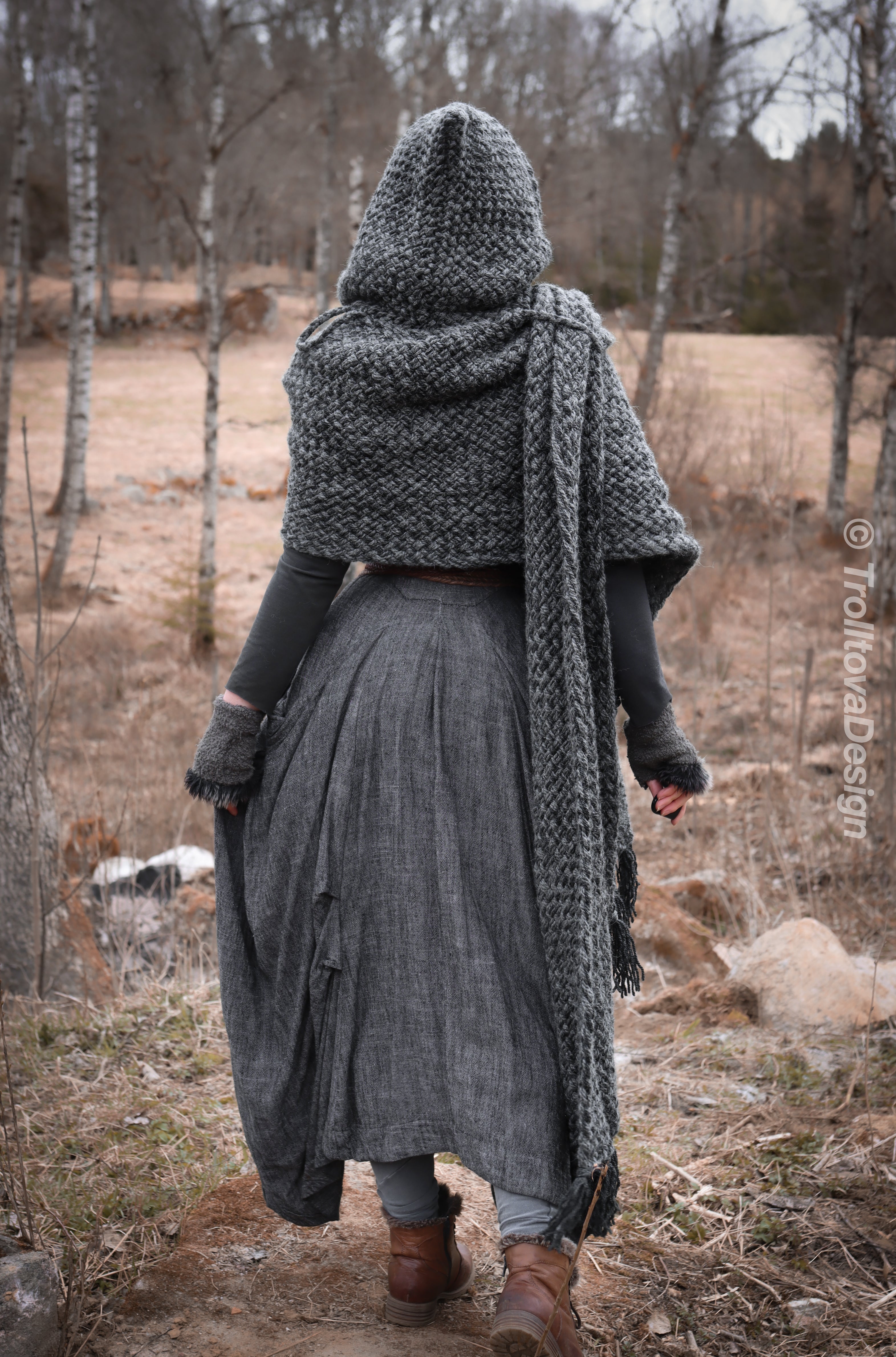Custom-made extra long hooded shawl in the colors of your choice. Handwoven. Please contact before purchase.