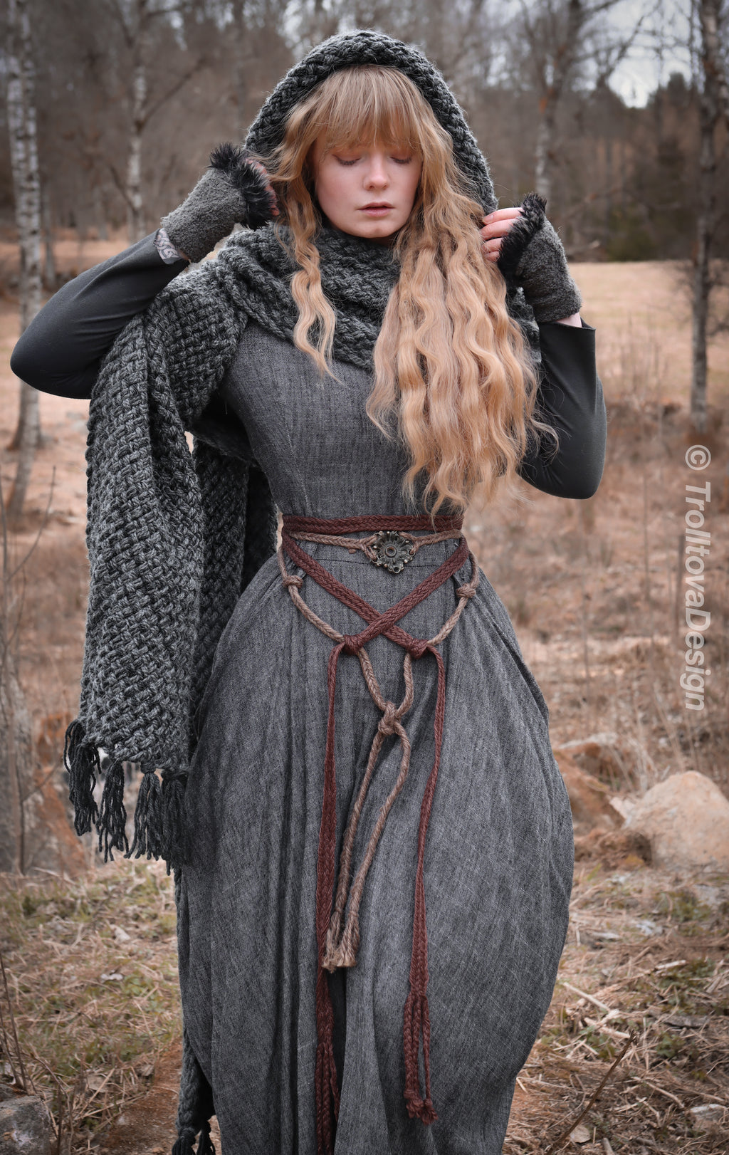 Custom-made extra long hooded shawl in the colors of your choice. Handwoven. Please contact before purchase.