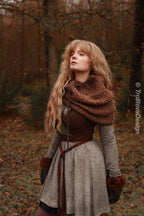 Handwoven snood in brown wool and alpaca with drawstring.