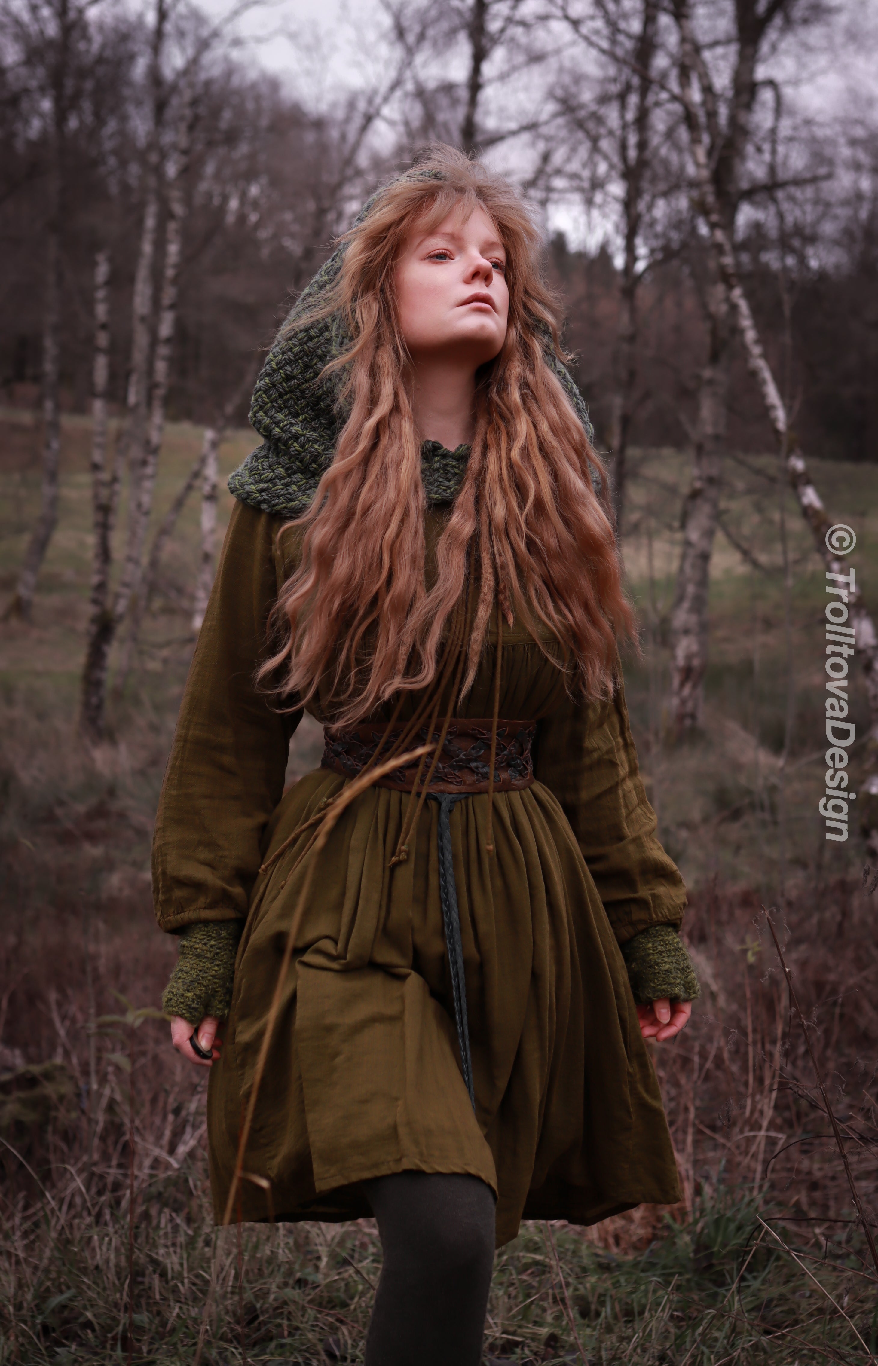 Handwoven hood in forest green wool and alpaca.