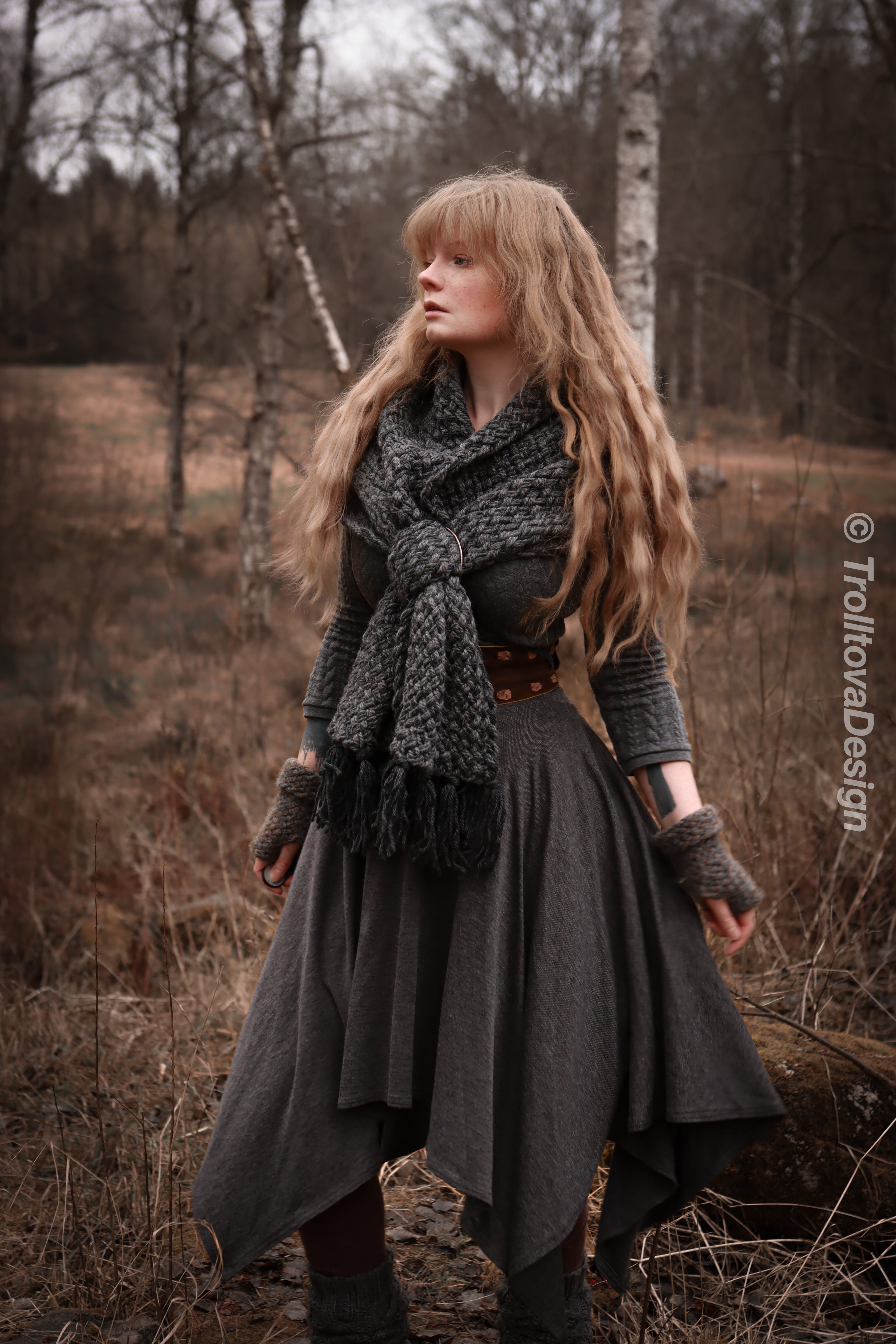 Big handwoven rectangular shawl in gray wool and alpaca.