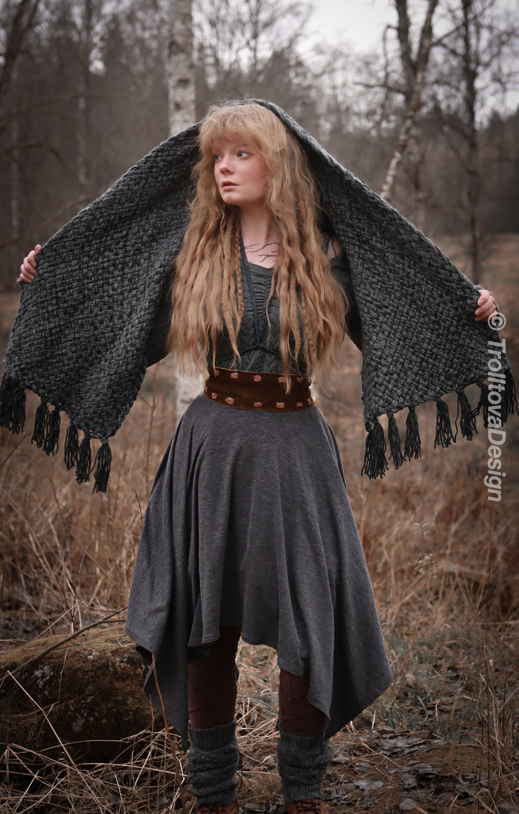Big handwoven rectangular shawl in gray wool and alpaca.