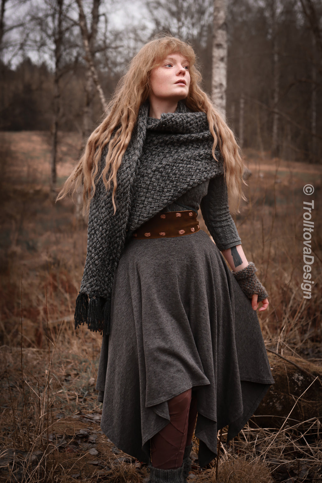 Big handwoven rectangular shawl in gray wool and alpaca.