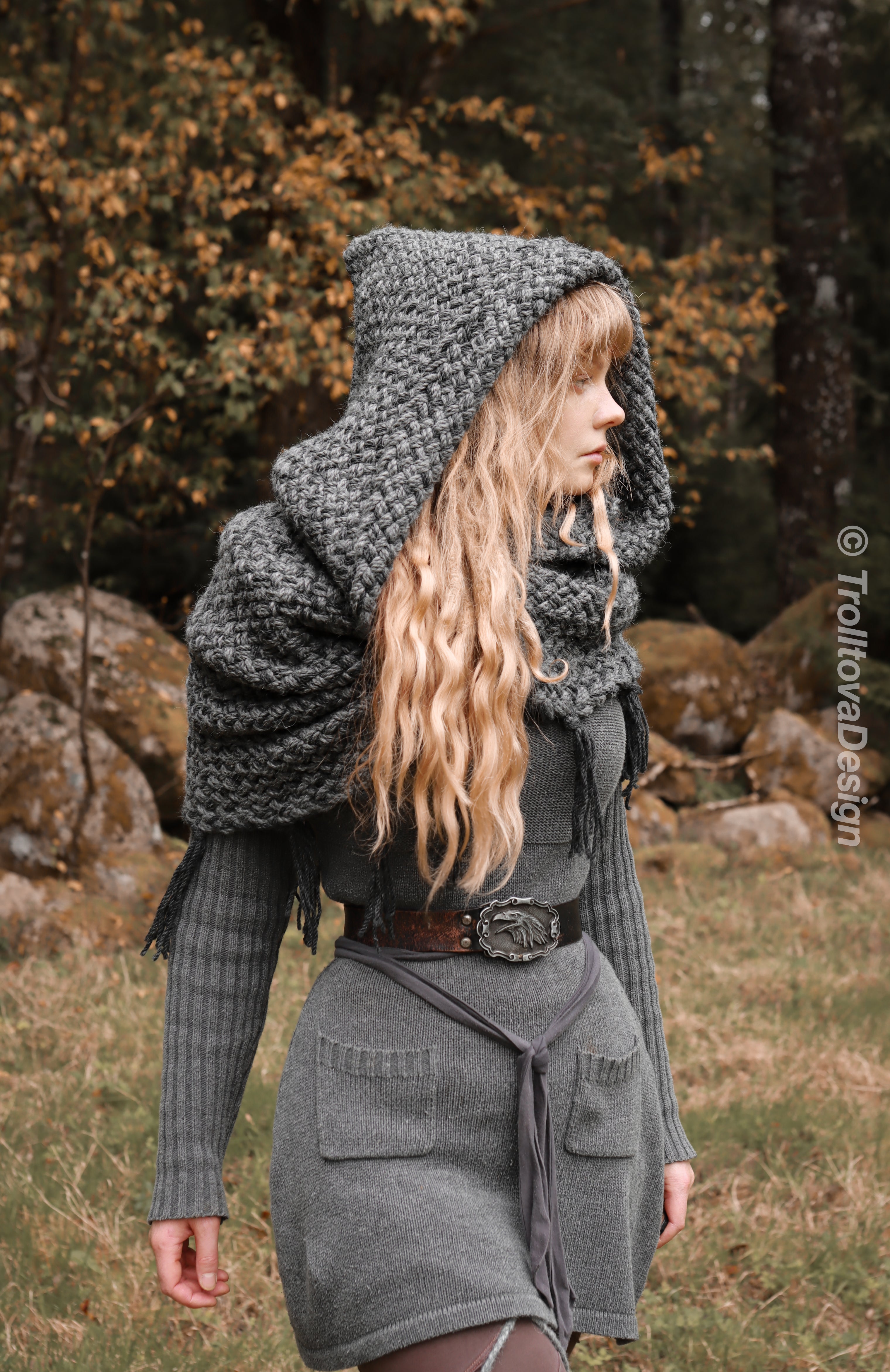 Handwoven hooded shawl in gray wool and alpaca.