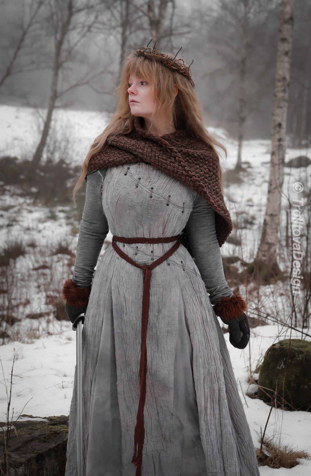 Handwoven twisted capelet in brown wool and alpaca.