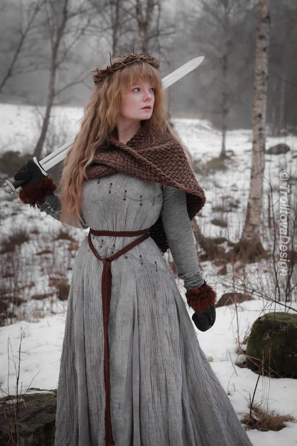 Handwoven twisted capelet in brown wool and alpaca.