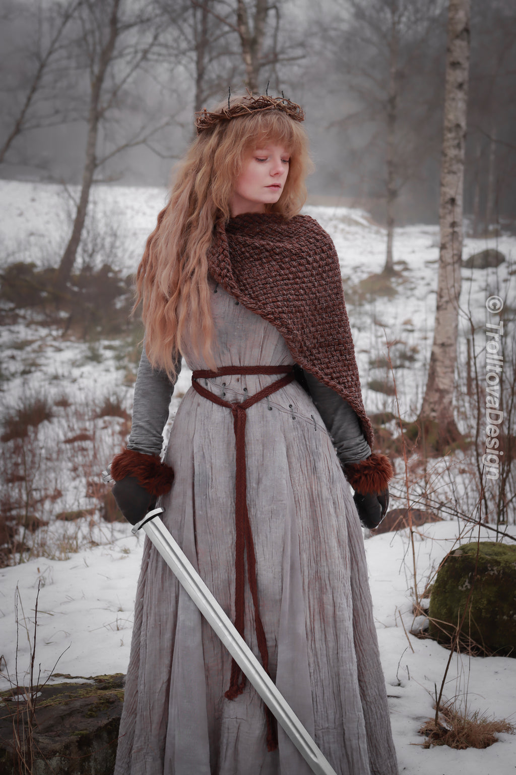 Handwoven twisted capelet in brown wool and alpaca.