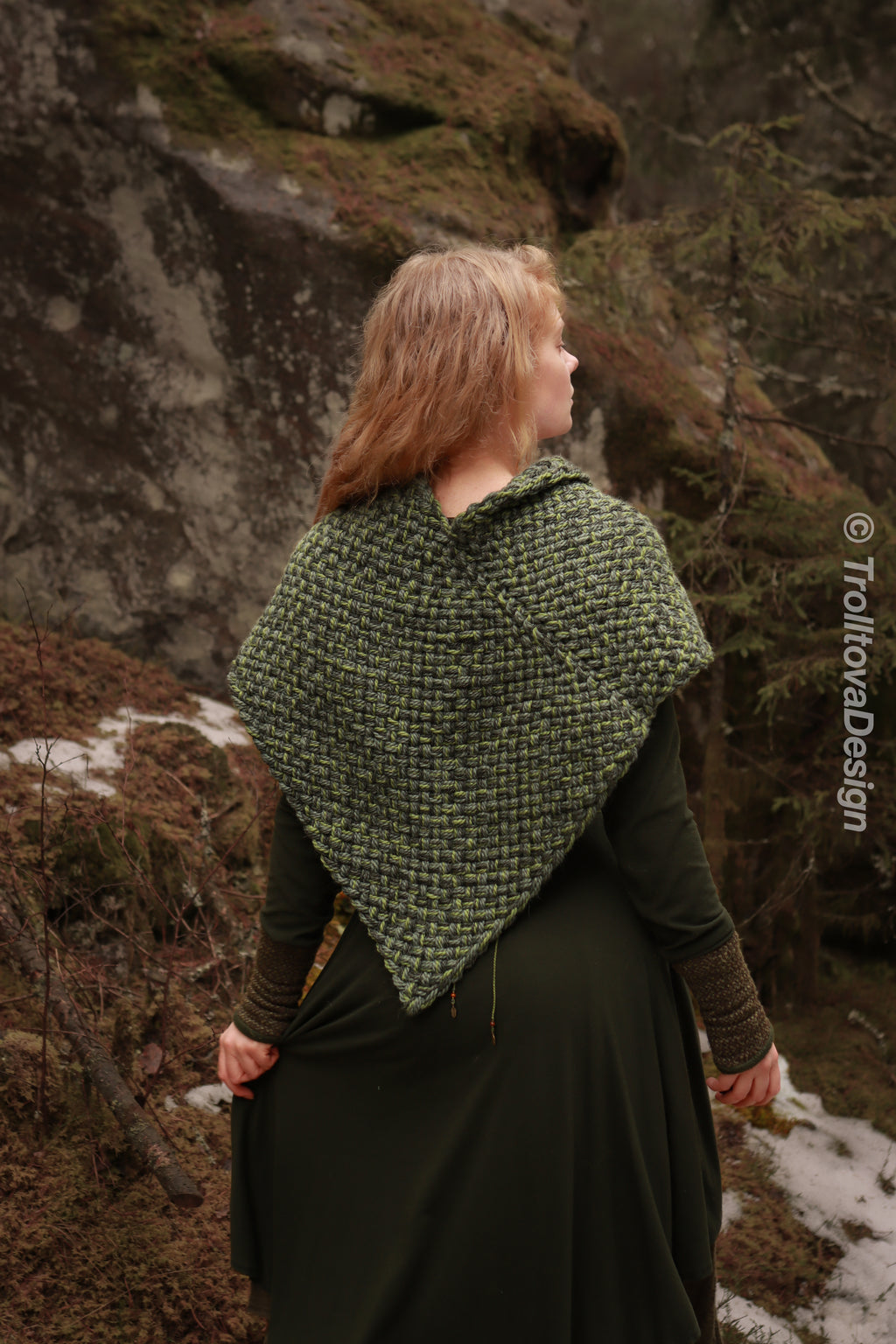 Handwoven twisted capelet in forest green wool and alpaca.