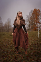 Big handwoven Skjoldehamn inspired hood in brown wool and alpaca.