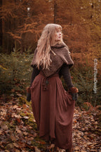 Big handwoven Skjoldehamn inspired hood in brown wool and alpaca.
