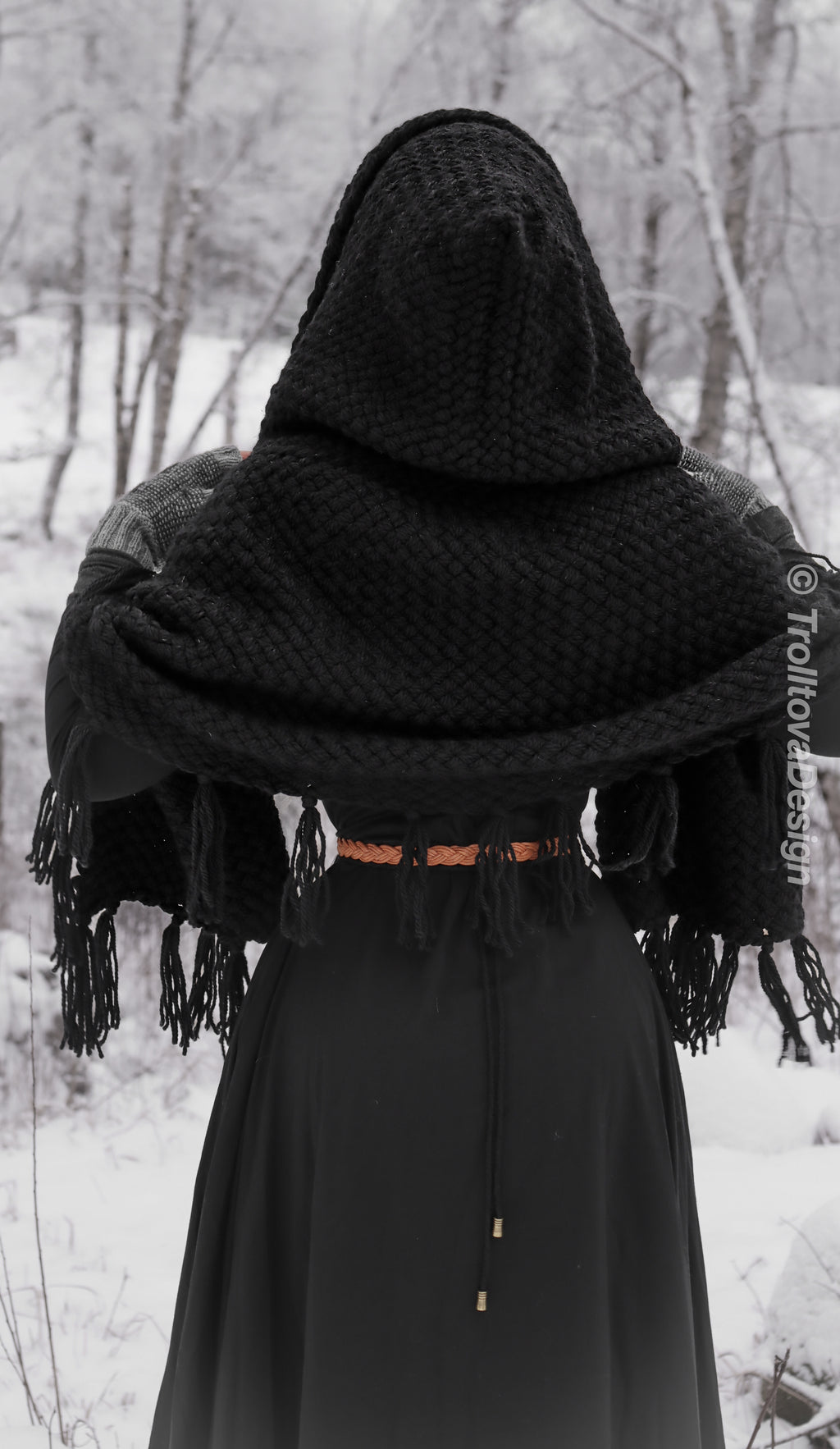 Handwoven hooded shawl in black wool and alpaca.
