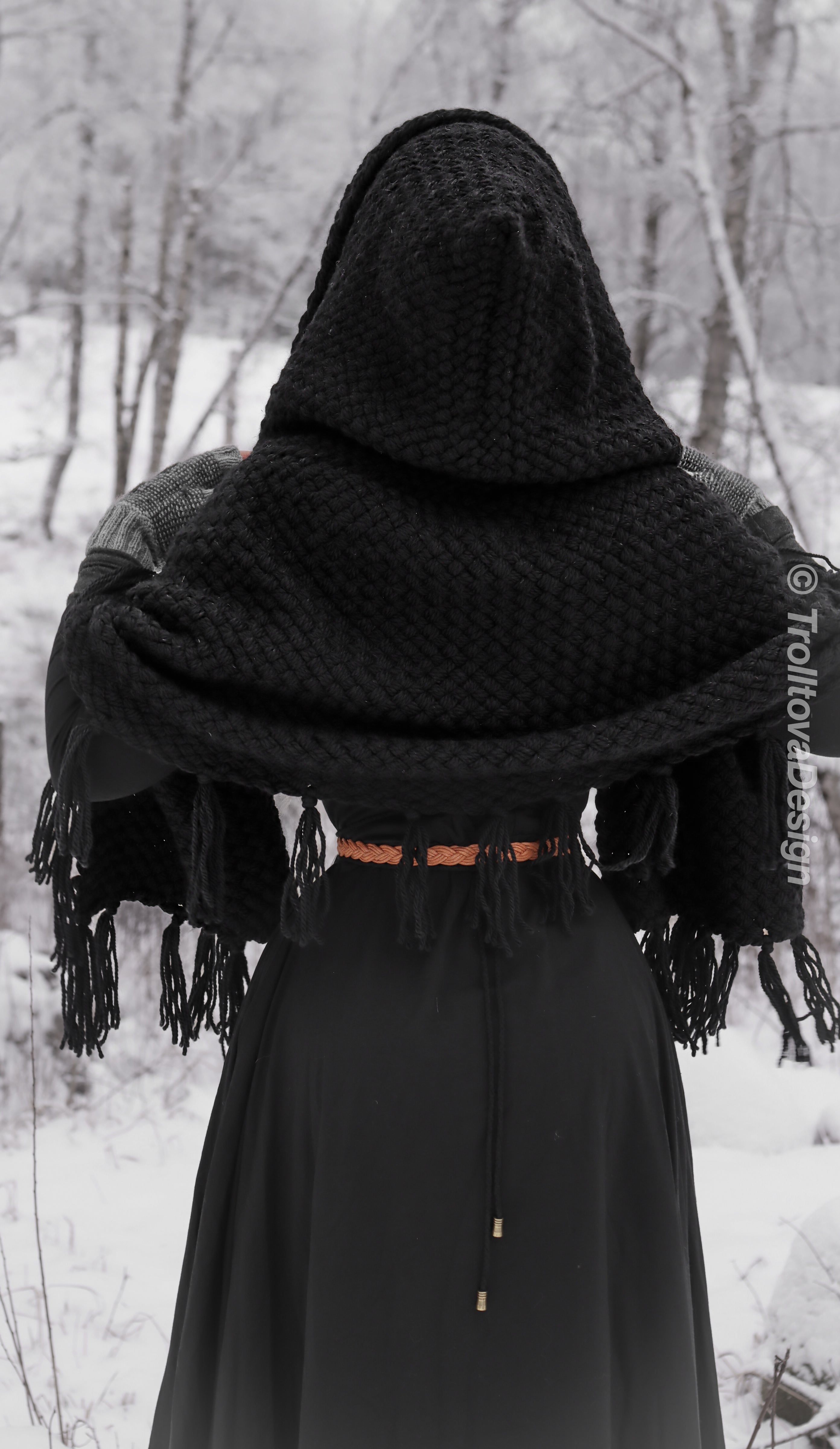 Handwoven hooded shawl in black wool and alpaca.