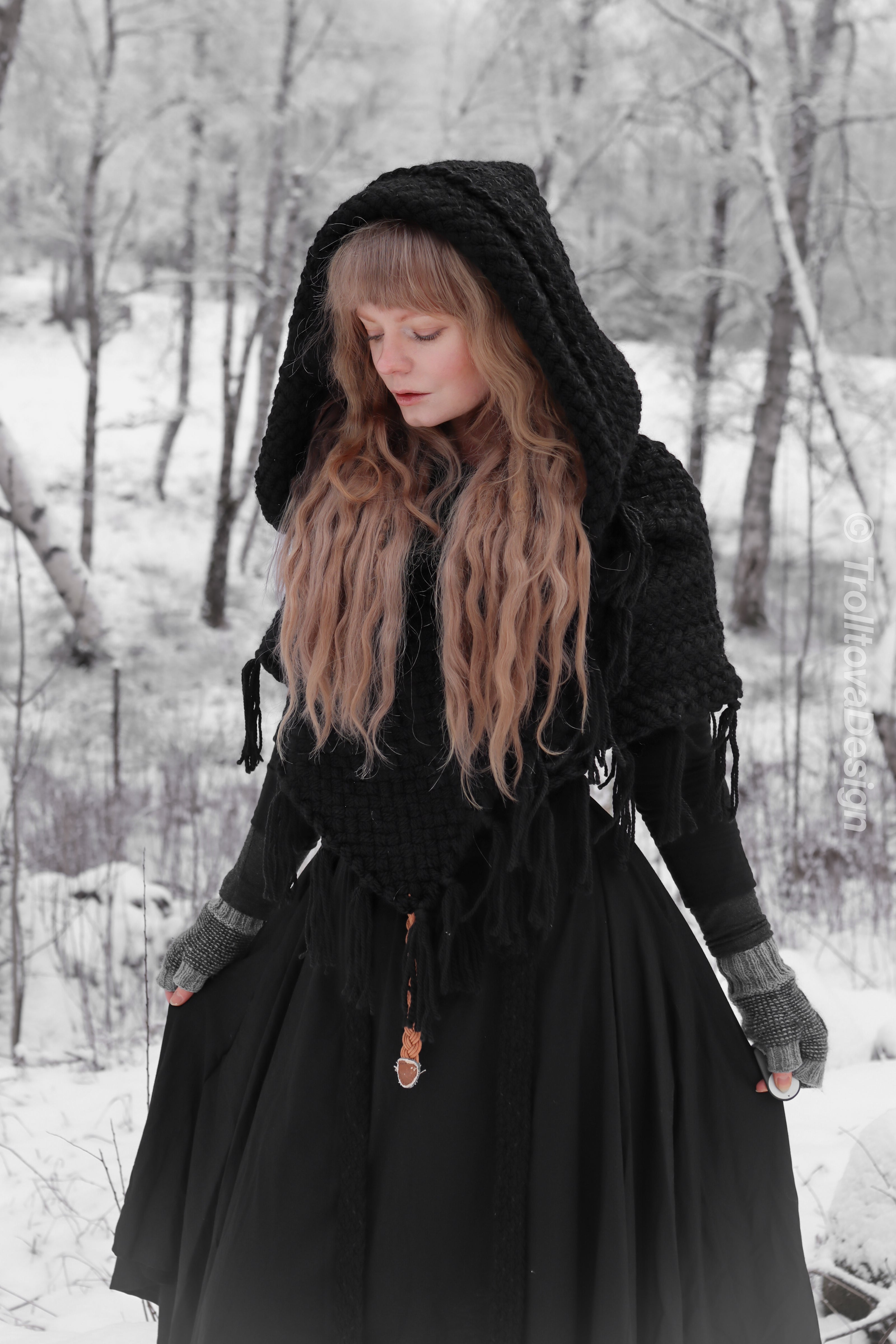 Handwoven hooded shawl in black wool and alpaca.