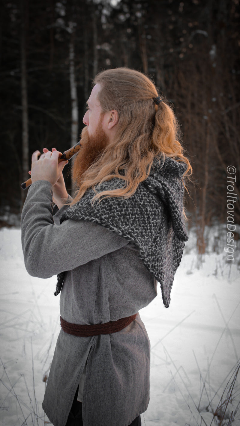 Small handwoven Skjoldehamn hood