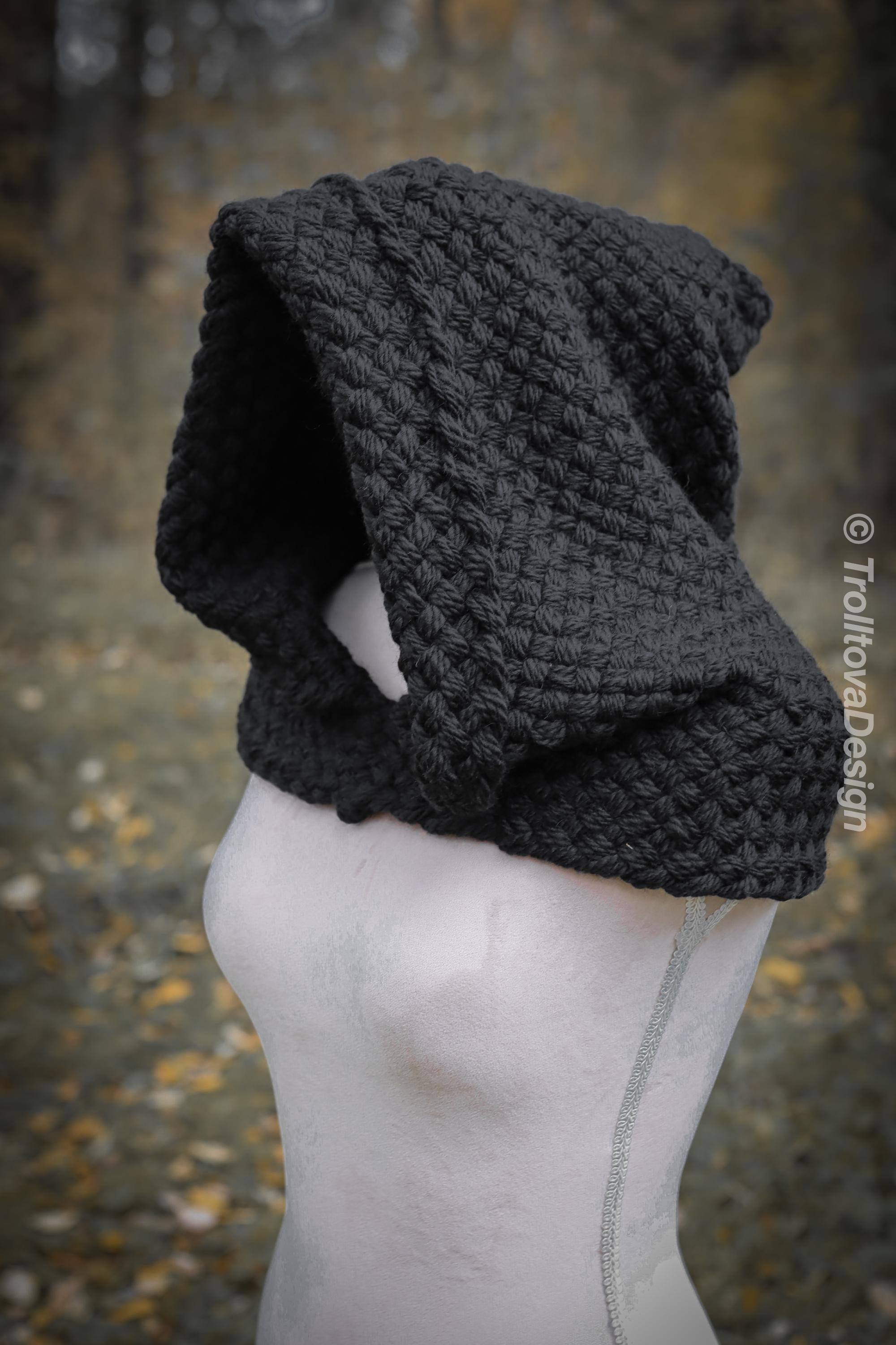Handwoven hood in black wool and alpaca.