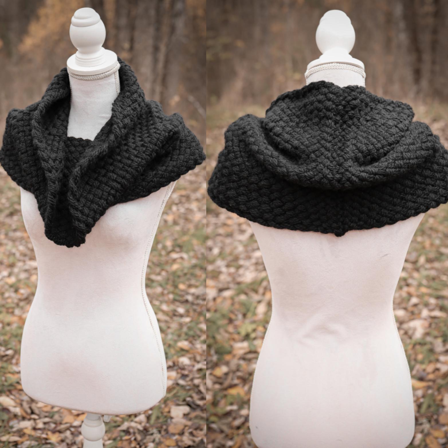Handwoven simple snood in black wool and alpaca.