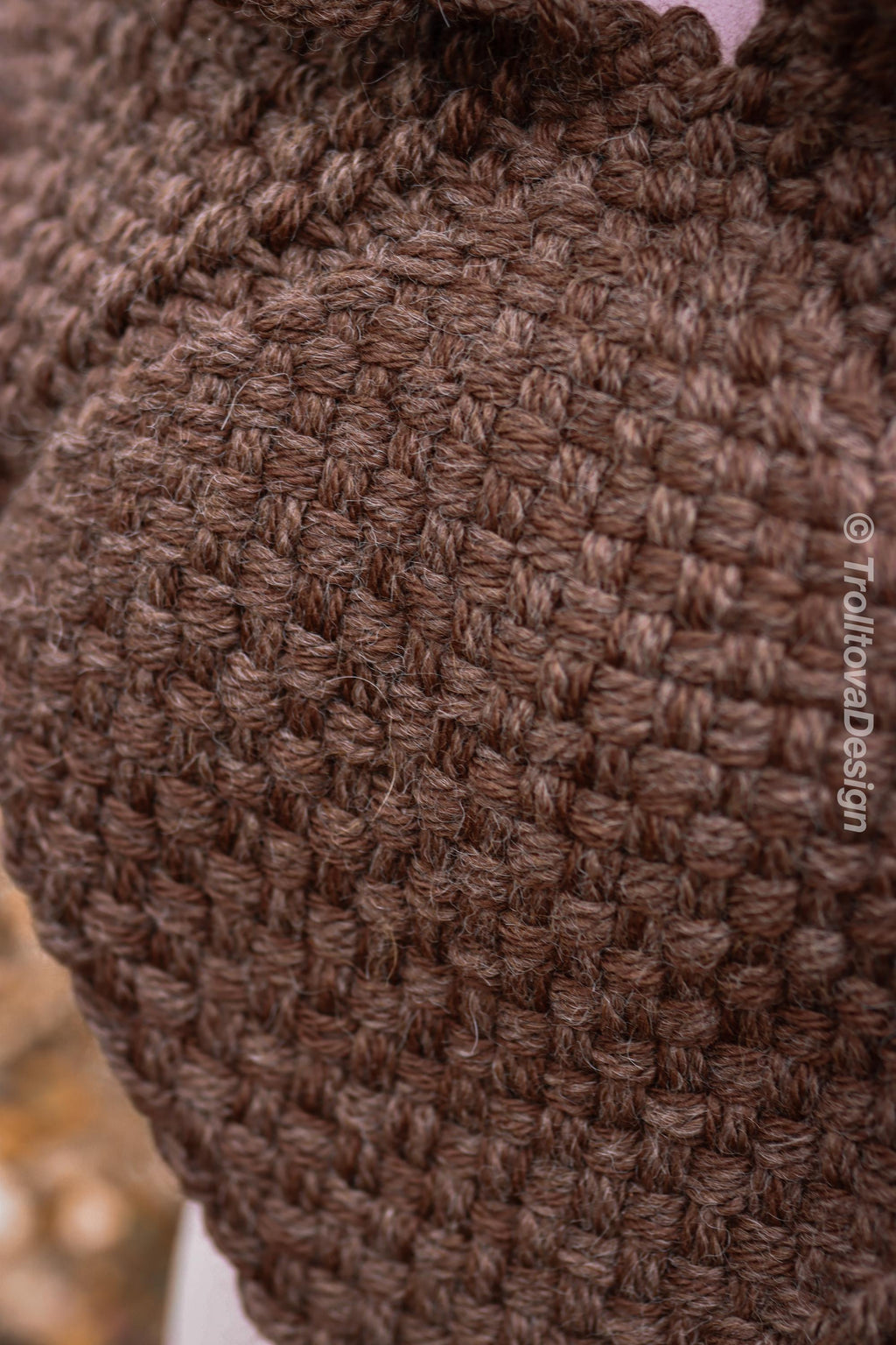 Small handwoven Skjoldehamn inspired hood in brown wool and alpaca.
