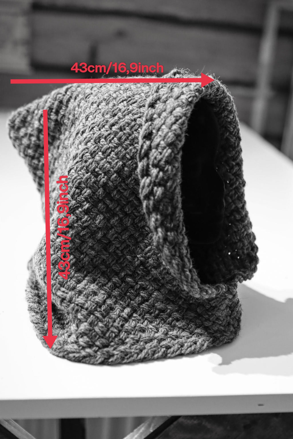 Handwoven hood in brown wool and alpaca.