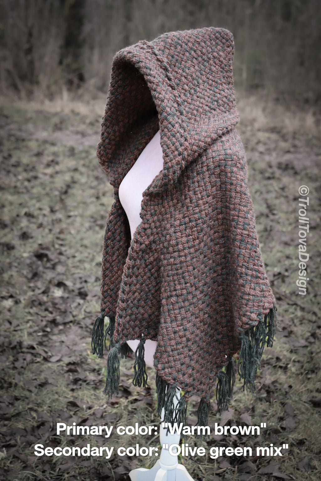 Custom-made hooded shawl in the colors of your choice. Handwoven. Please contact before purchase.