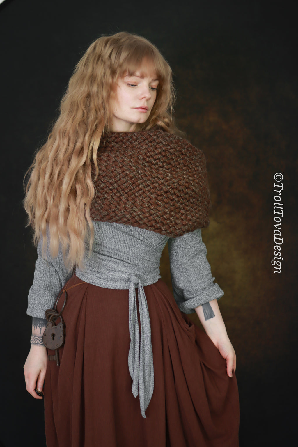 Handwoven extra long snood in brown wool and alpaca.