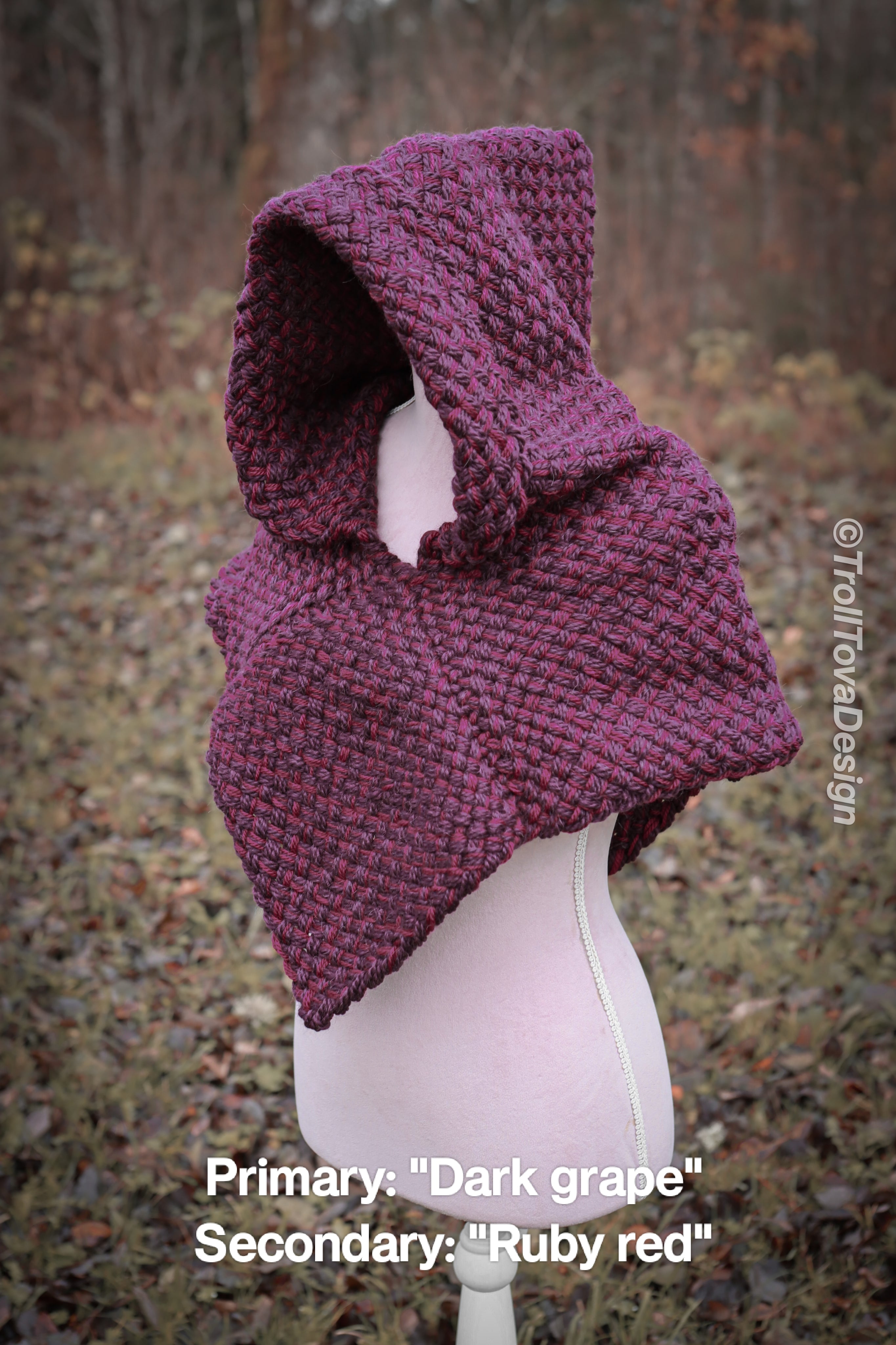 Custom-made small Skjoldehamn hood in the colors of your choice. Handwoven. Please contact before purchase.