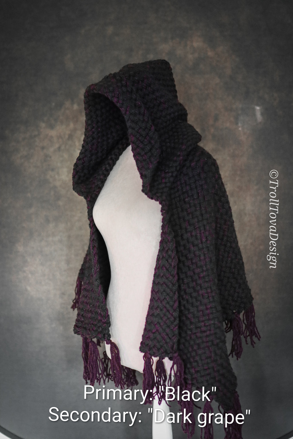 Custom-made hooded shawl in the colors of your choice. Handwoven. Please contact before purchase.