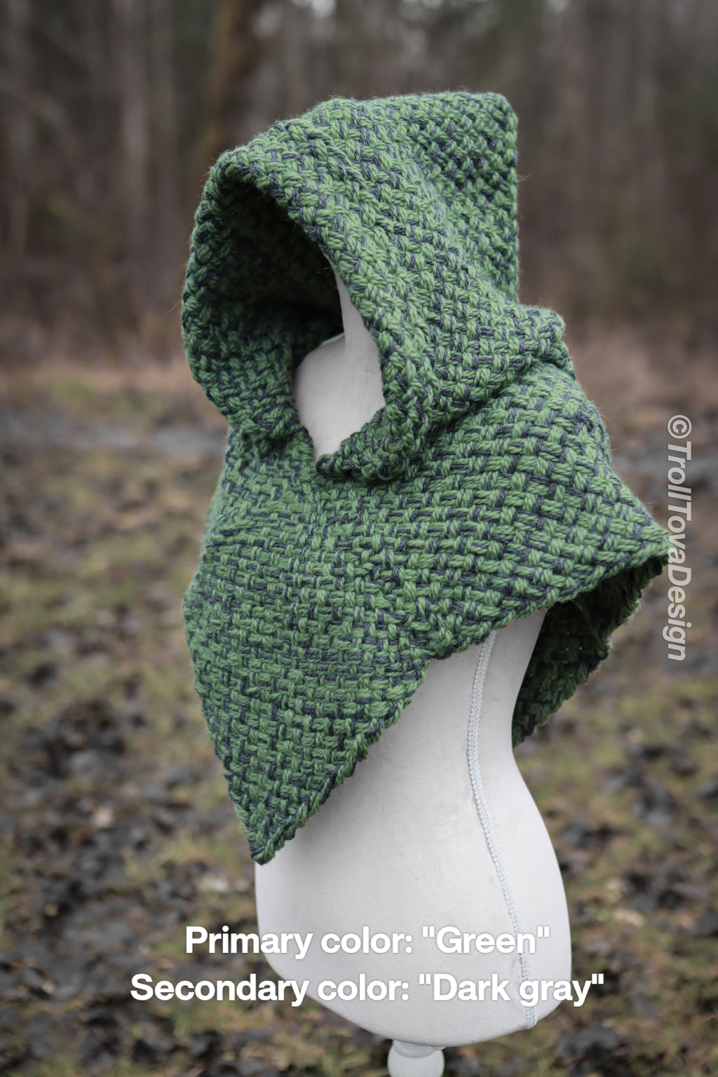 Custom-made small Skjoldehamn hood in the colors of your choice. Handwoven. Please contact before purchase.