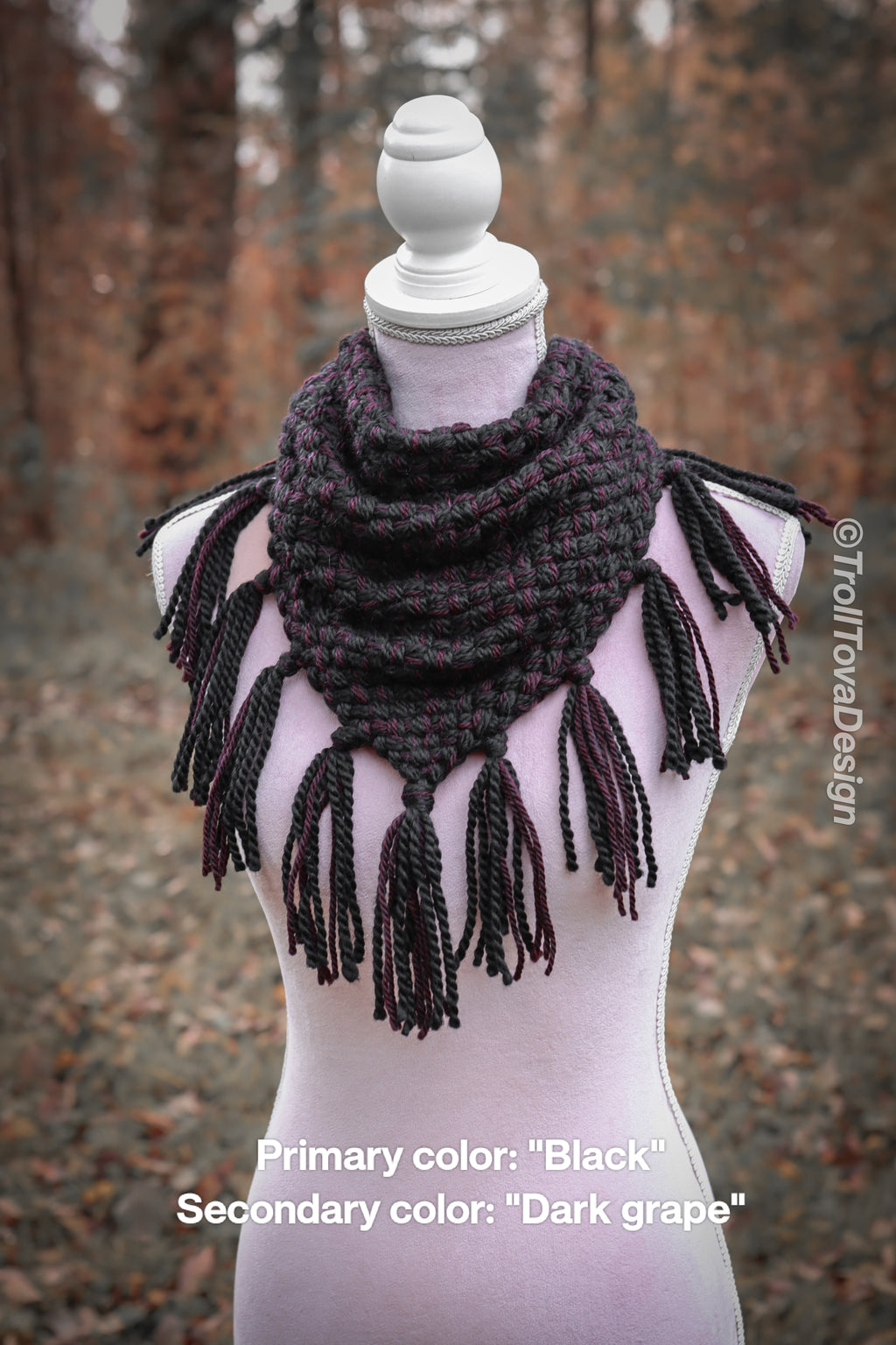 Custom-made triangle scarf in wool and alpaca. Handwoven. Please contact before purchase.