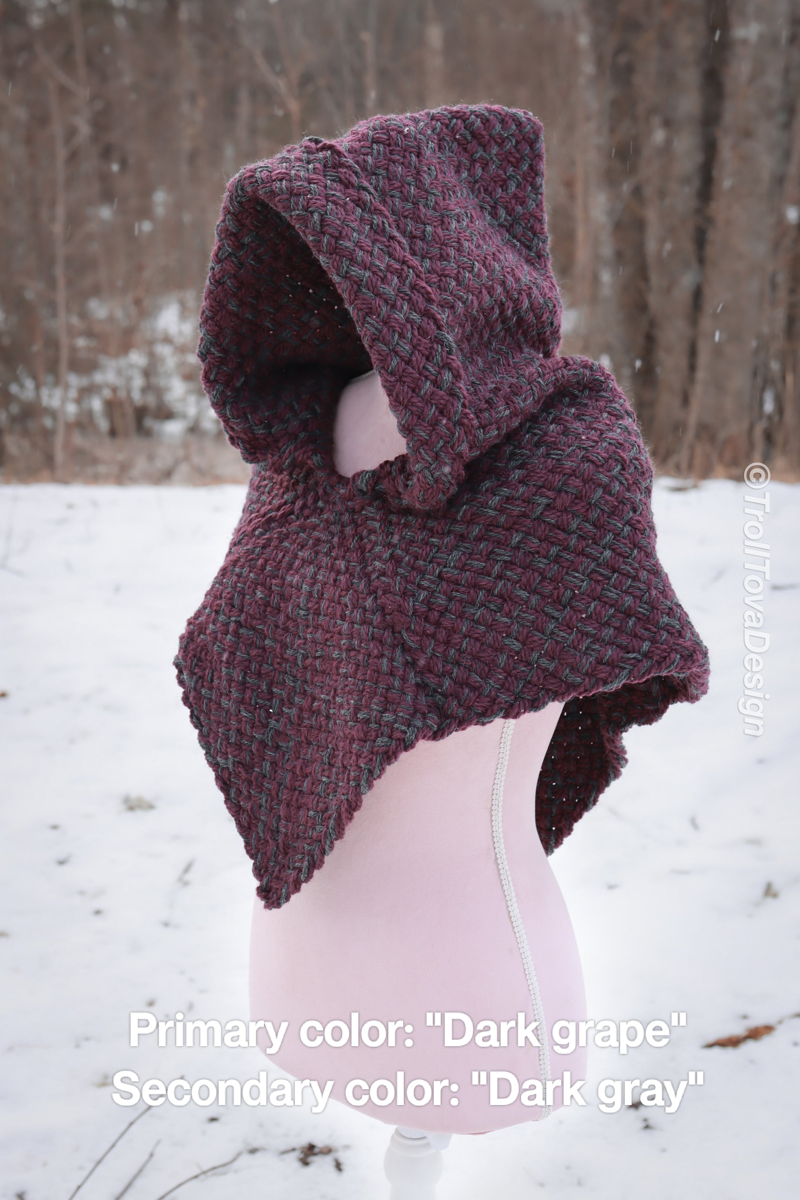 Custom-made small Skjoldehamn hood in the colors of your choice. Handwoven. Please contact before purchase.