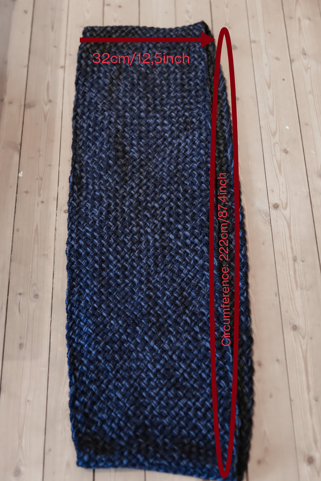 Custom-made extra long snood in the colors of your choice. Handwoven. Please contact before purchase.