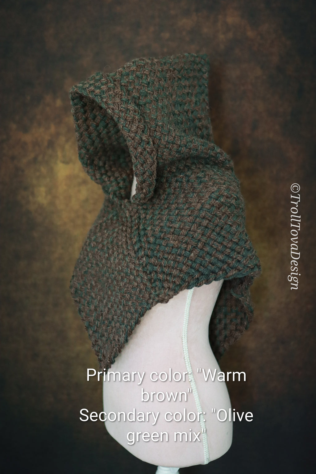 Custom-made small Skjoldehamn hood in the colors of your choice. Handwoven. Please contact before purchase.