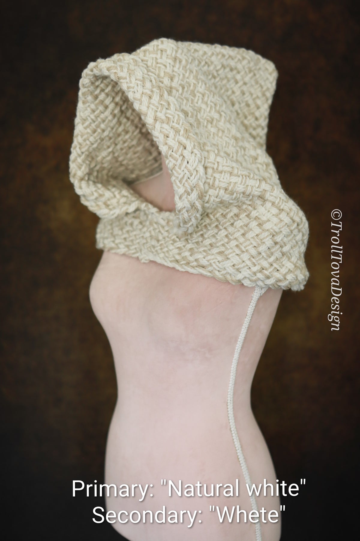 Custom-made hood in the colors of your choice. Handwoven. Please contact before purchase.
